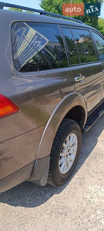 Mitsubishi Pajero Sport 2013