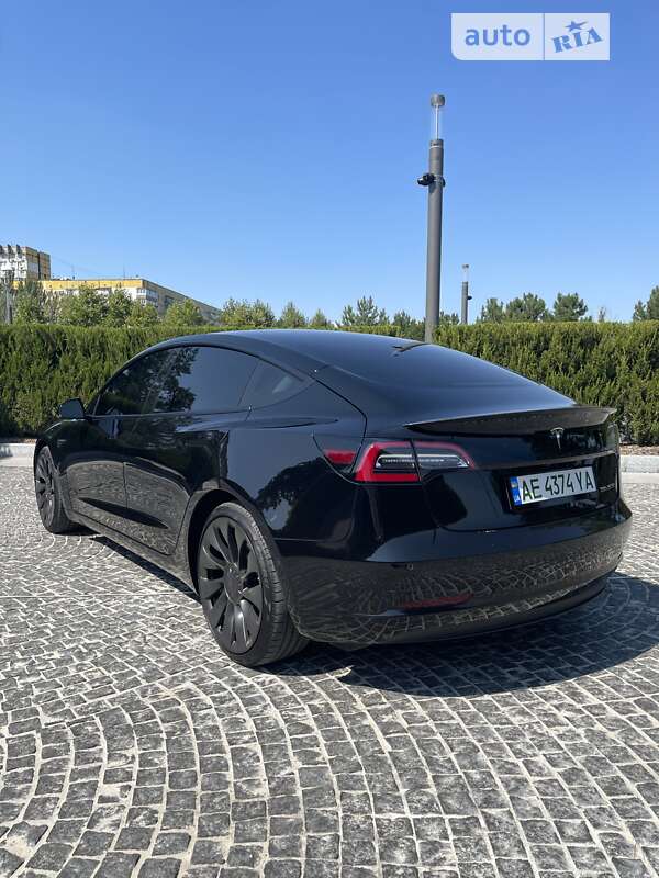 Tesla-8