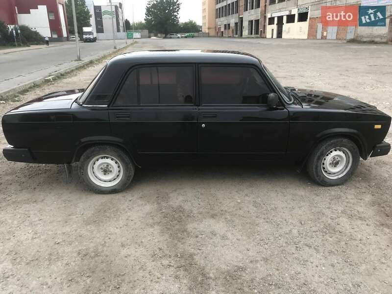 ВАЗ / Lada-7