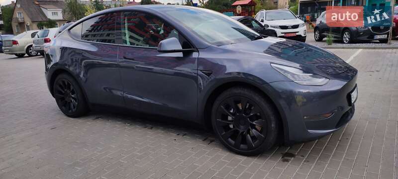 Tesla Model Y 2021