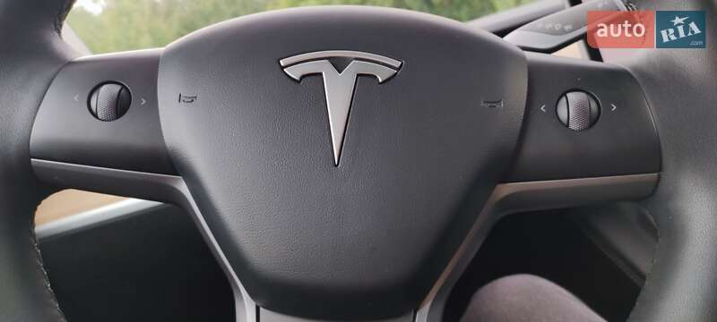 Tesla Model Y 2021
