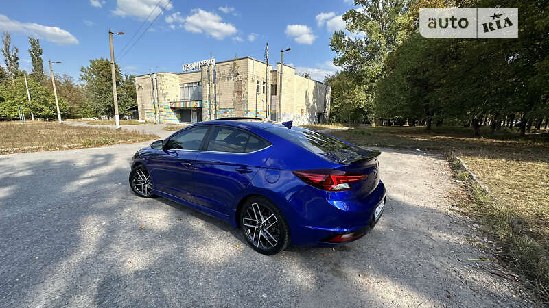Hyundai Elantra 2019