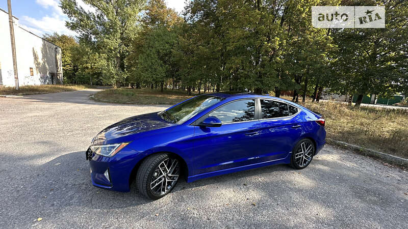 Hyundai Elantra 2019