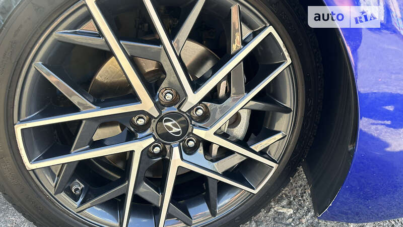 Hyundai Elantra 2019