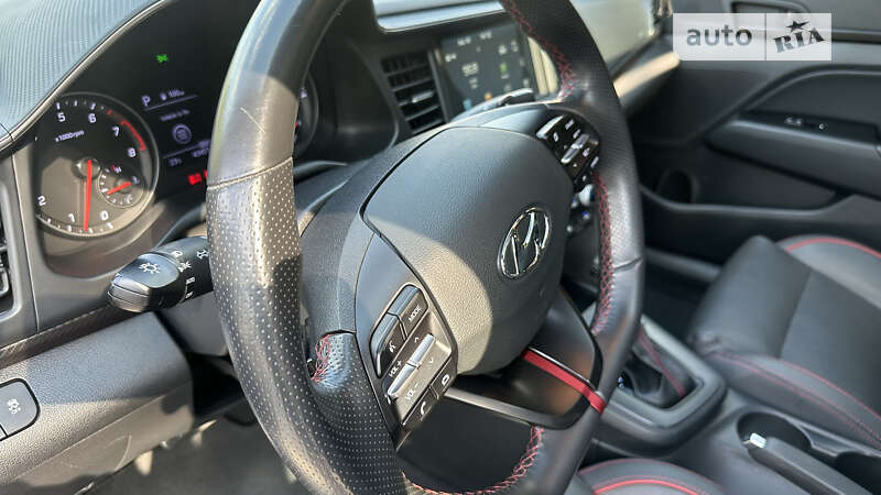 Hyundai Elantra 2019