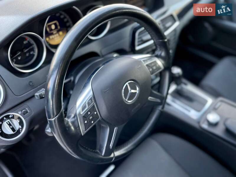 Mercedes-Benz C-Class 2011