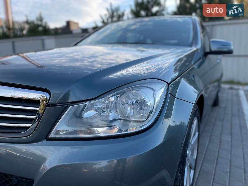 Mercedes-Benz C-Class 2011