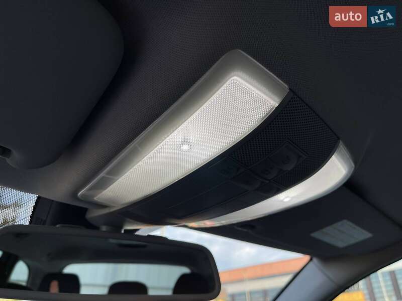 Mercedes-Benz C-Class 2011