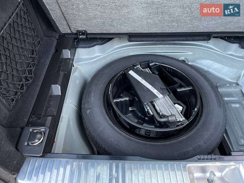 Mercedes-Benz C-Class 2011