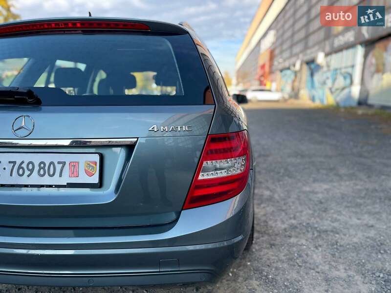 Mercedes-Benz C-Class 2011