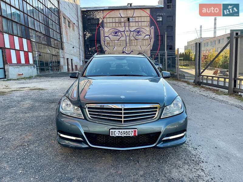 Mercedes-Benz C-Class 2011