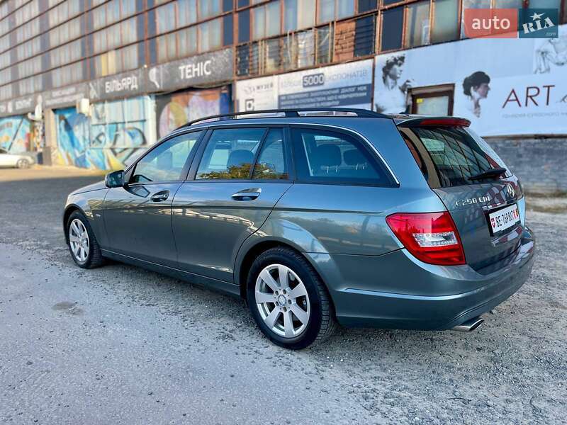 Mercedes-Benz C-Class 2011