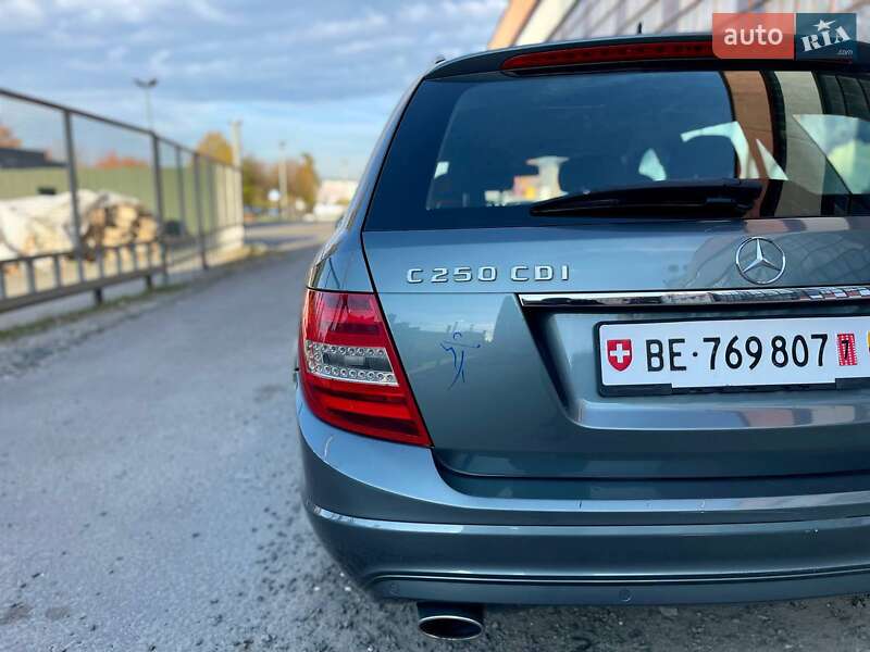 Mercedes-Benz C-Class 2011