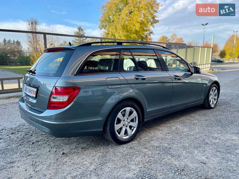 Mercedes-Benz C-Class 2011