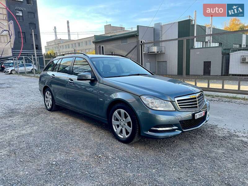 Mercedes-Benz C-Class 2011