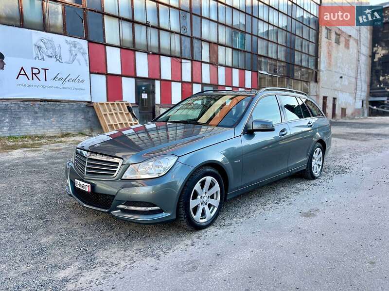 Mercedes-Benz C-Class 2011