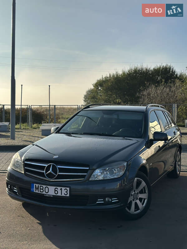 Mercedes-Benz C-Class 2010