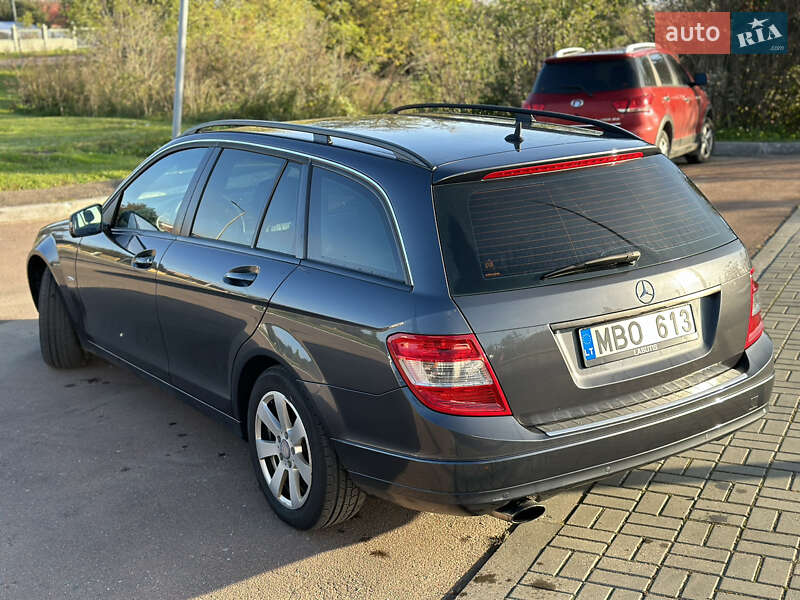 Mercedes-Benz C-Class 2010