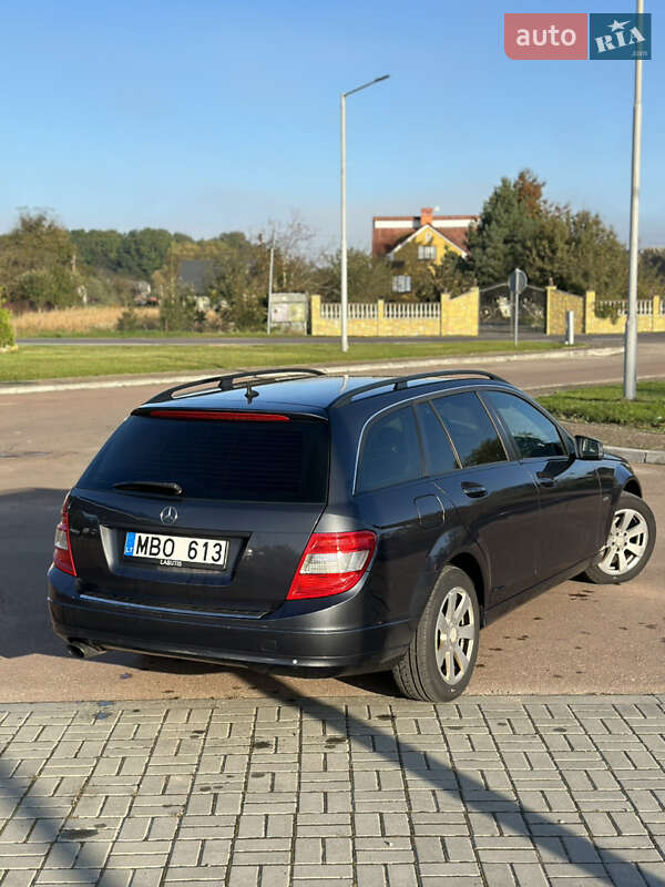 Mercedes-Benz C-Class 2010