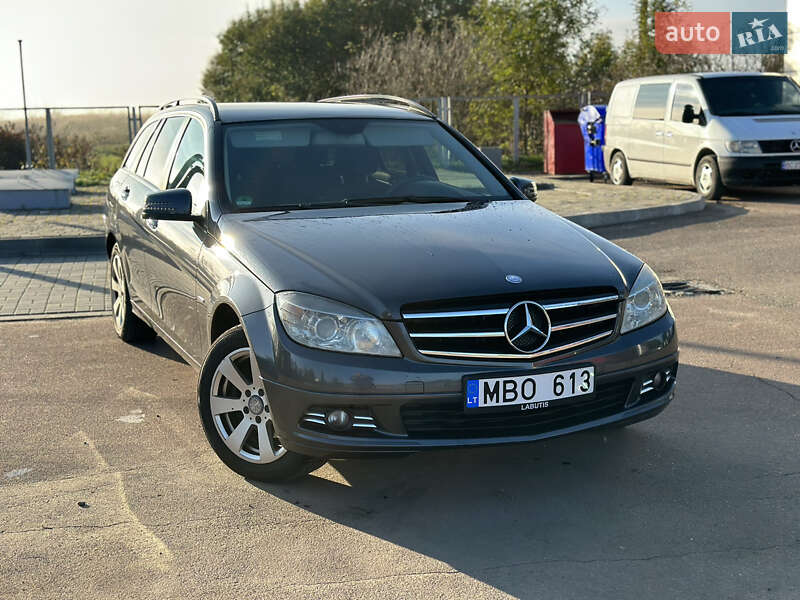 Mercedes-Benz C-Class 2010