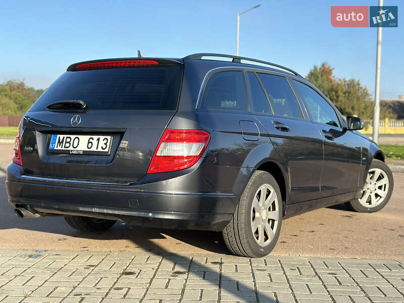 Mercedes-Benz C-Class 2010