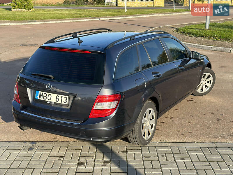 Mercedes-Benz C-Class 2010