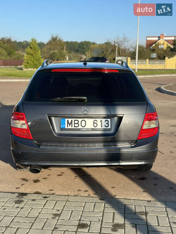 Mercedes-Benz C-Class 2010