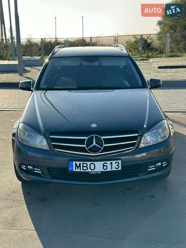 Mercedes-Benz C-Class 2010