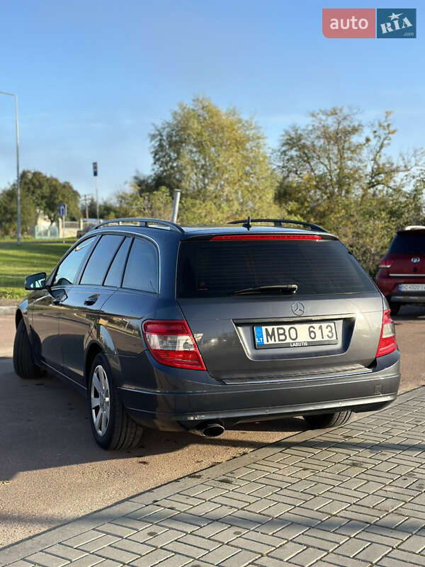 Mercedes-Benz C-Class 2010