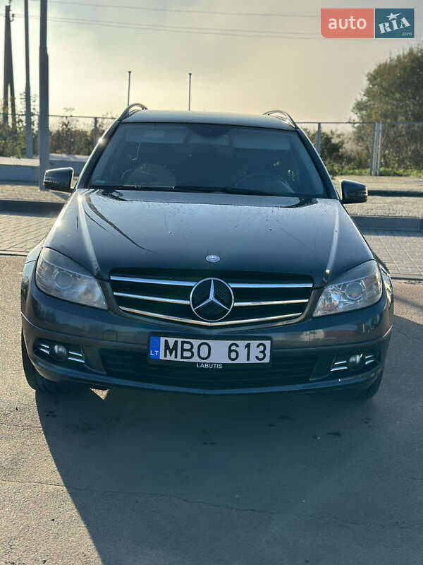 Mercedes-Benz C-Class 2010