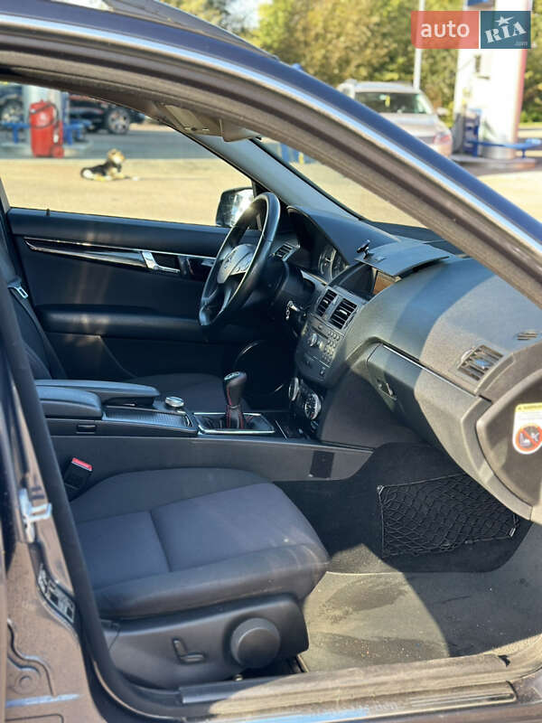 Mercedes-Benz C-Class 2010