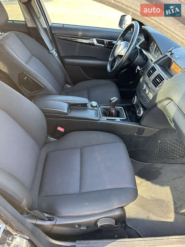 Mercedes-Benz C-Class 2010