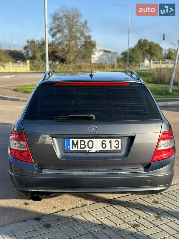 Mercedes-Benz C-Class 2010