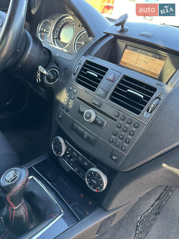 Mercedes-Benz C-Class 2010