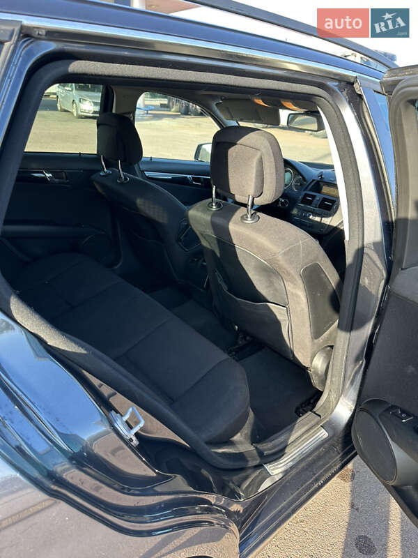 Mercedes-Benz C-Class 2010