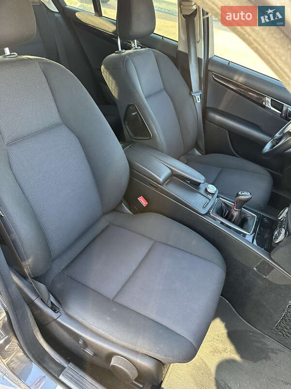 Mercedes-Benz C-Class 2010