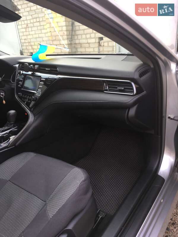 Toyota Camry 2019
