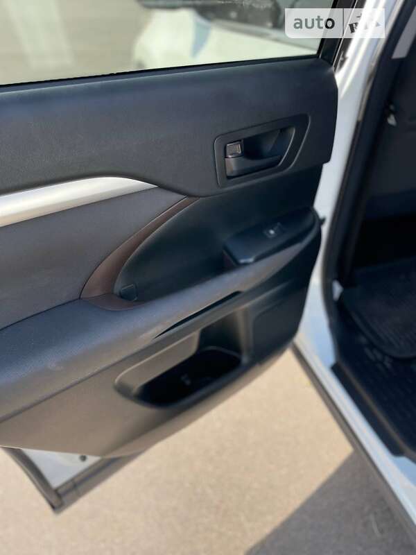 Toyota Highlander 2017