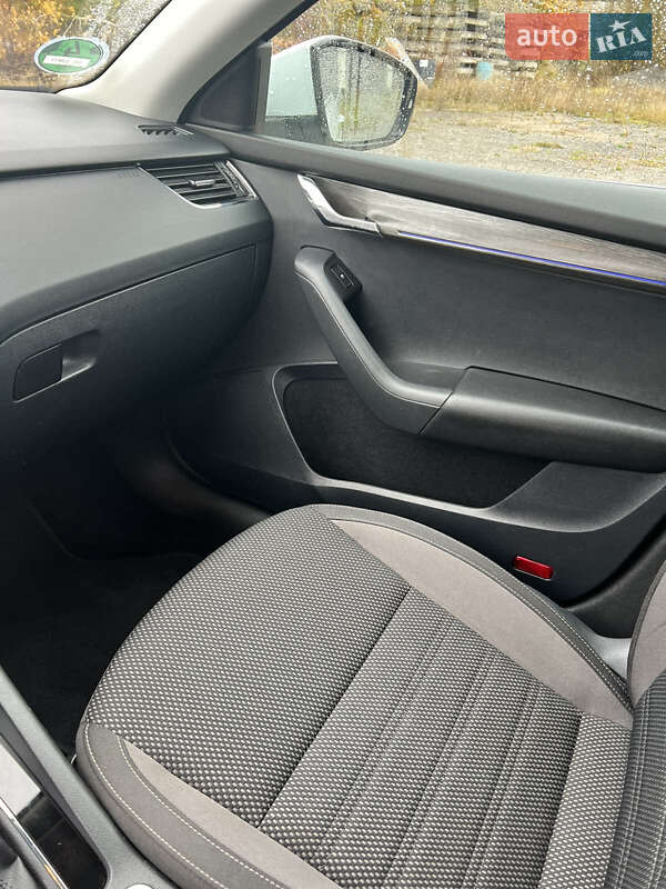 Skoda Octavia Scout 2019