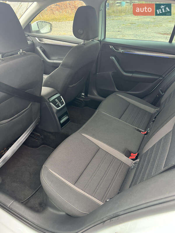 Skoda Octavia Scout 2019