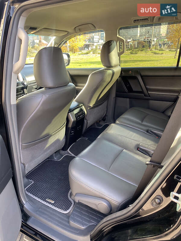 Toyota Land Cruiser Prado 2010