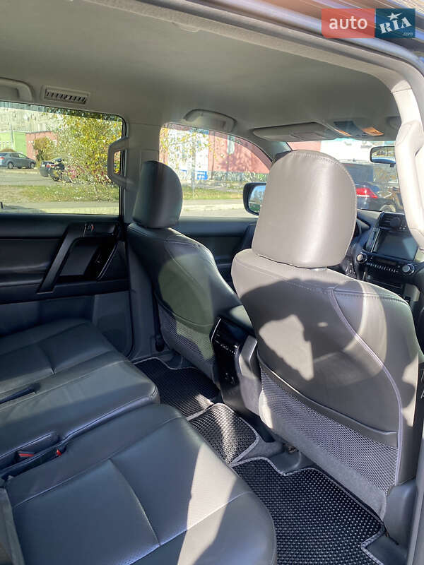 Toyota Land Cruiser Prado 2010