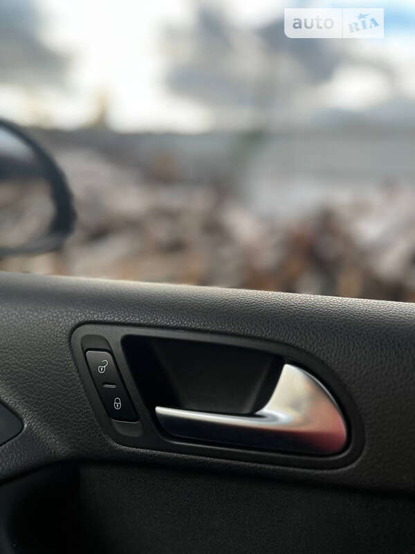 Volkswagen Tiguan 2012