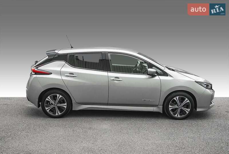 Nissan-16