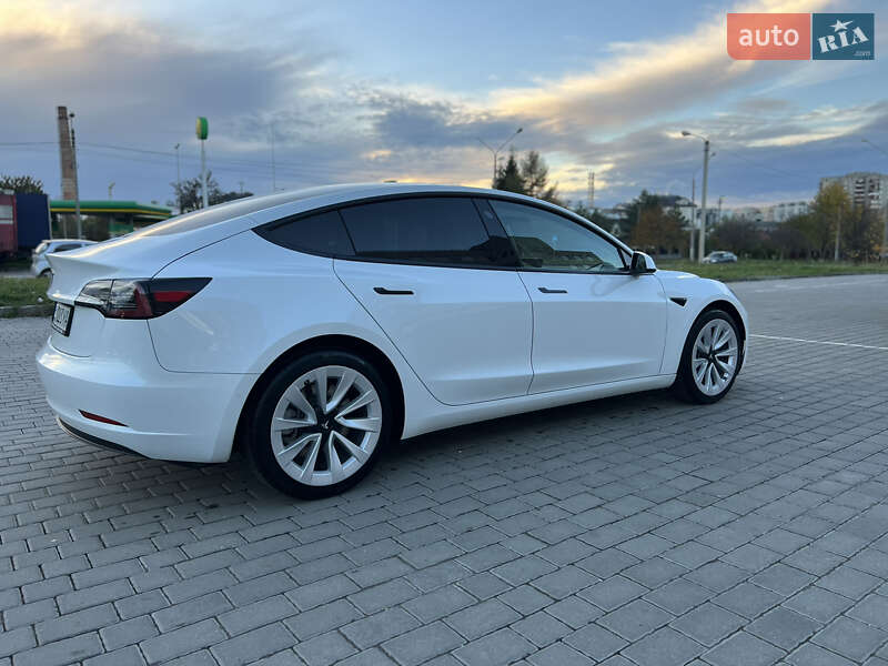 Tesla Model 3 2022