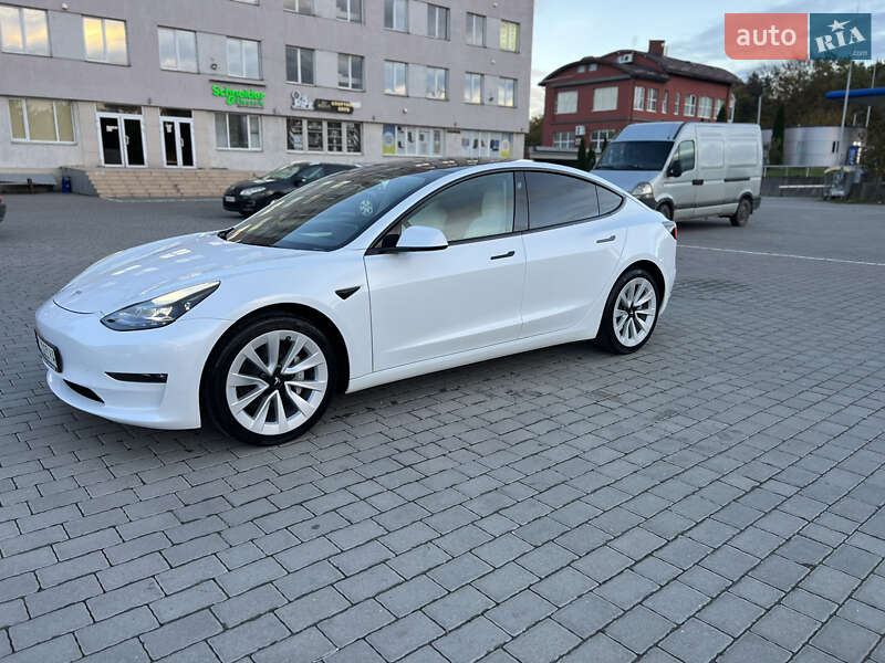 Tesla Model 3 2022