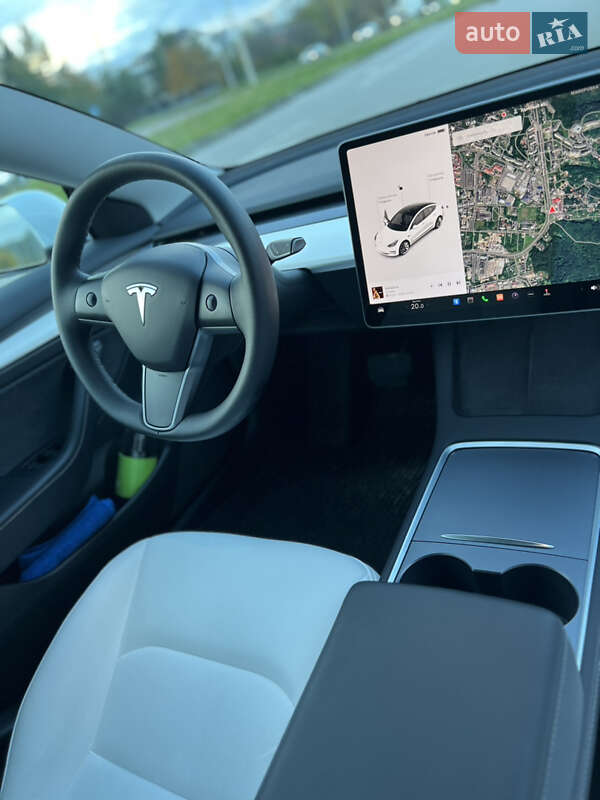 Tesla Model 3 2022