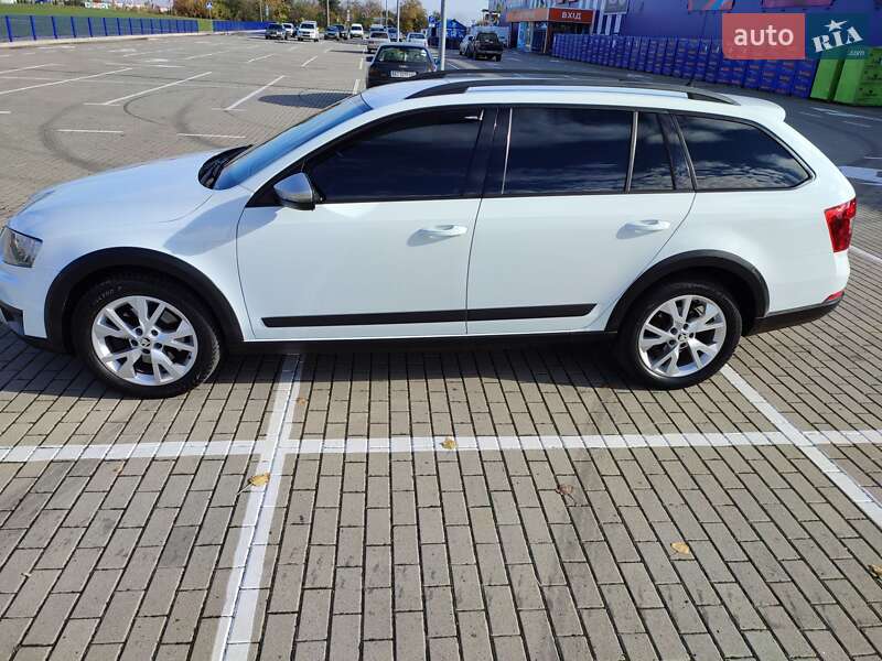 Skoda Octavia Scout 2015