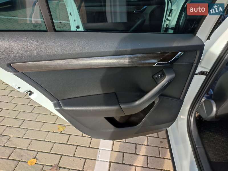 Skoda Octavia Scout 2015