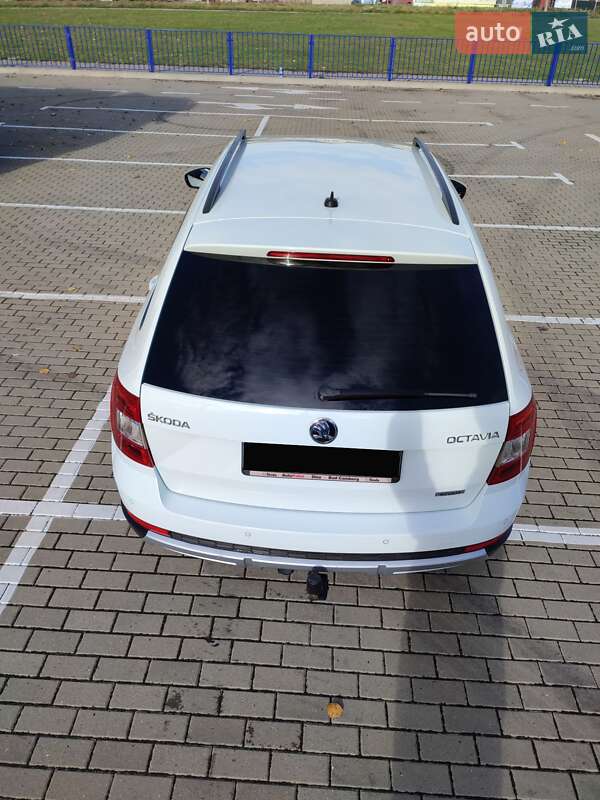 Skoda Octavia Scout 2015